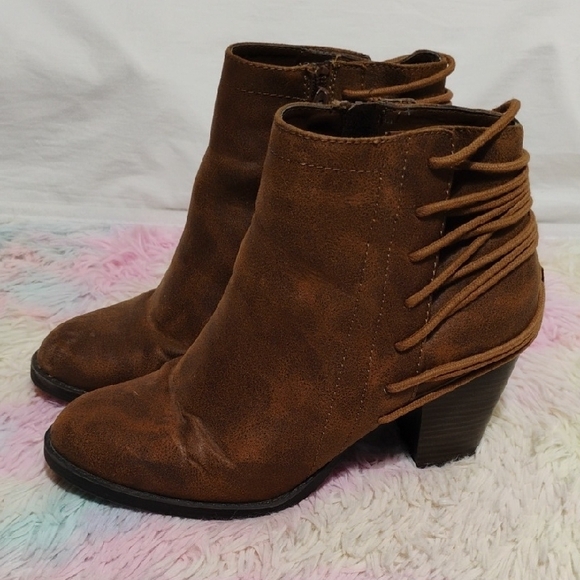 Candie's Shoes - Candie's Women's Brown Ankle Boots Sz.8.5 Gently Worn #46 CRATE